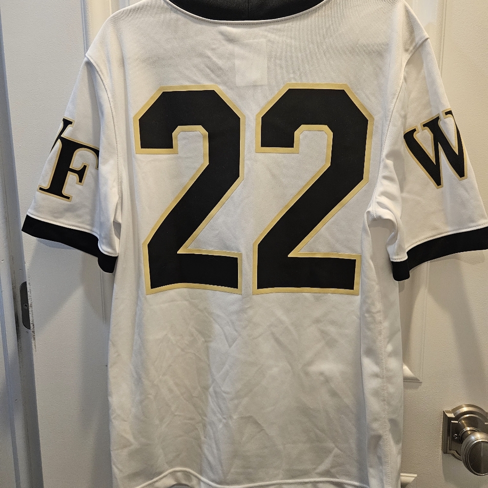 Mens‎ Wakeforest collegiate Football jersey Size Medium - Picture 2 of 5